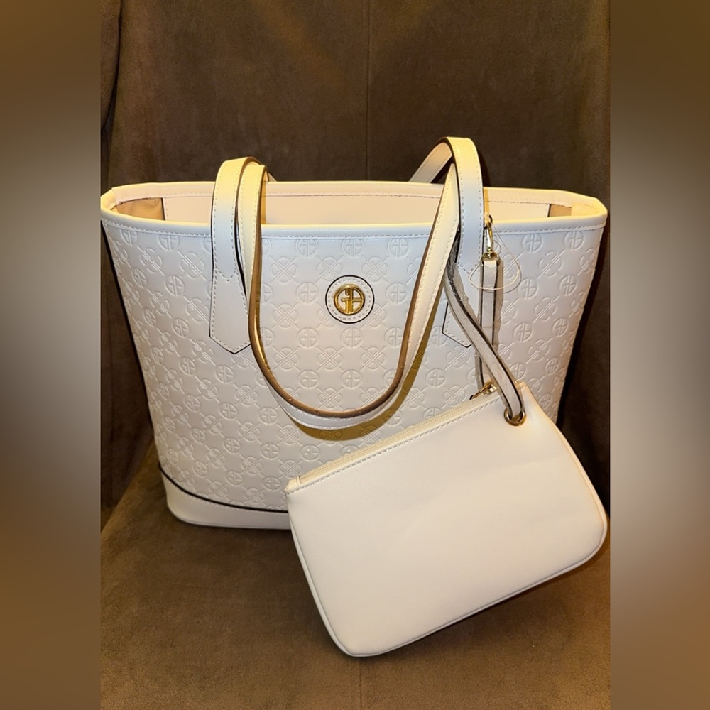 NWT Never Used Giani Bernini Debossed Signature Tote w/ Matching Wristlet